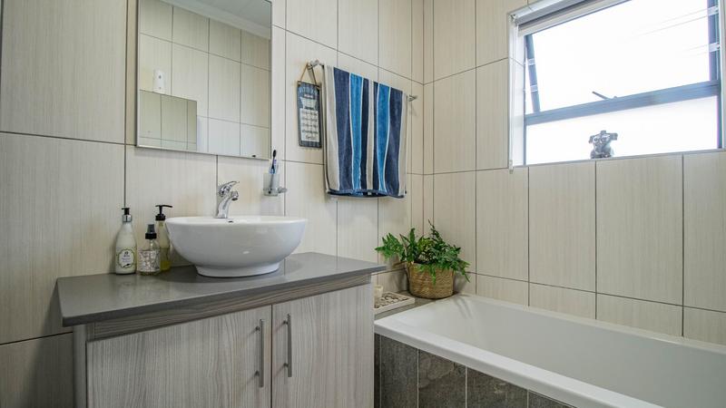 3 Bedroom Property for Sale in Dana Bay Western Cape